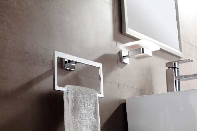 Полотенцедержатель LANGBERGER LEDRO 21838A подвесной цвет хром